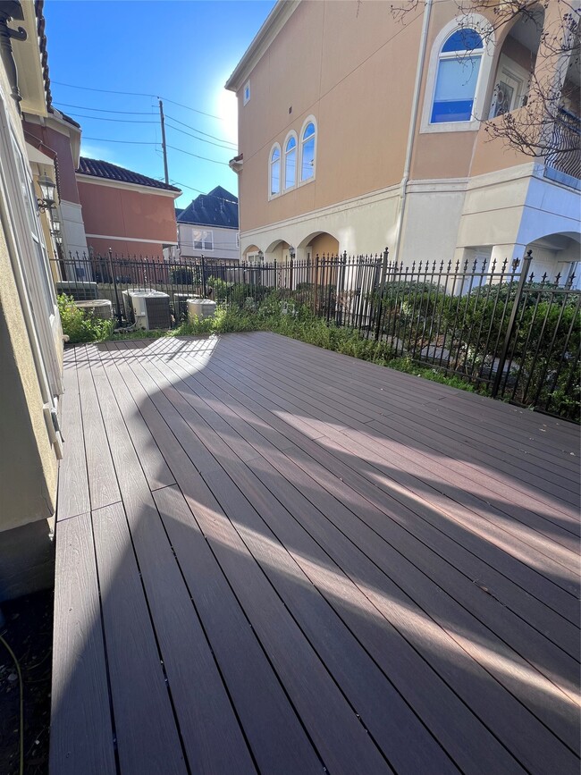 Building Photo - 3000 McCulloch Cir