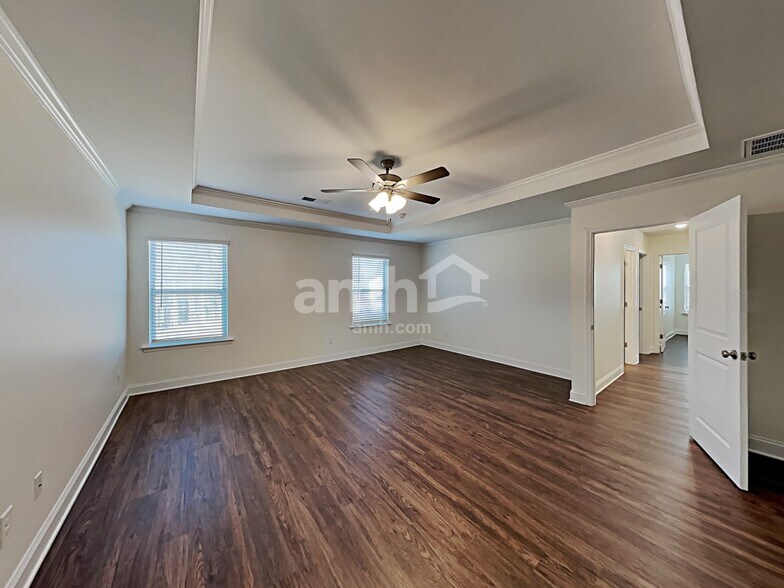 Building Photo - 860 Jubilation St