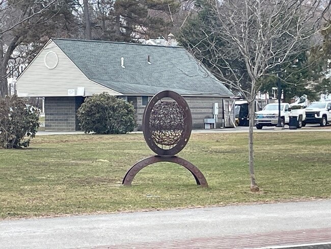 Building Photo - 136 Russell St