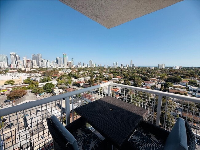 Building Photo - 900 SW 8th St