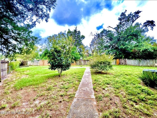 Building Photo - 8214 Herlong Rd