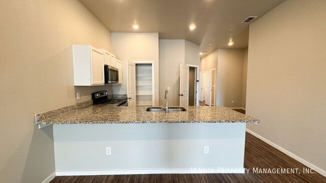 Building Photo - 2101 N Jayton Ave