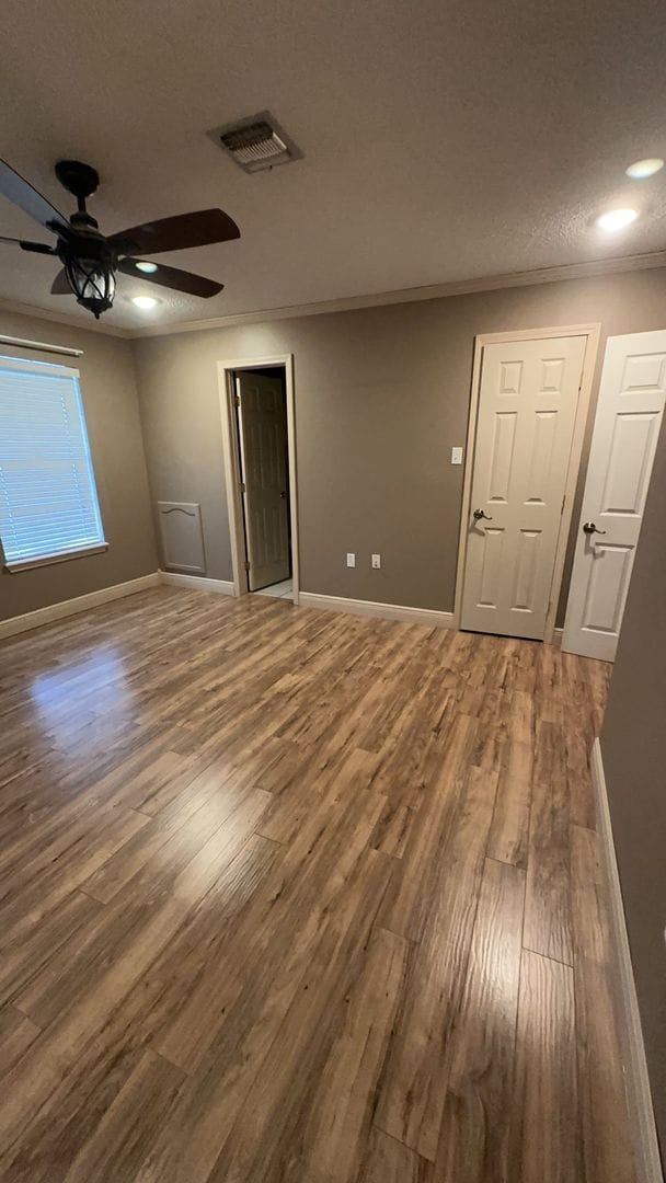Building Photo - Spacious, Quiet and Updated 3 Bedroom 2 Bath