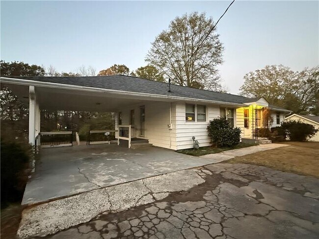 Building Photo - 498 Ridge Ave