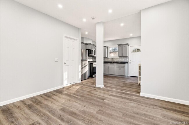 Building Photo - 21 Elysian Ave