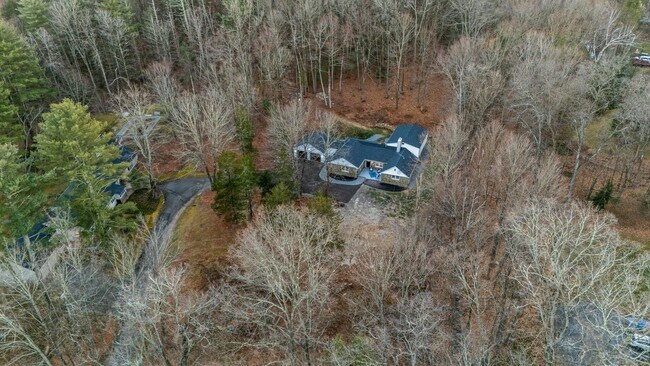 Building Photo - 45 Westledge Rd