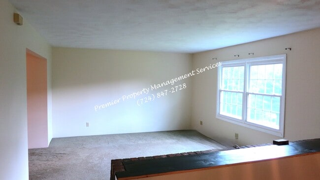 Building Photo - 511 Upper Service Rd