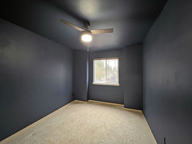 Building Photo - 3 Bedroom  2 Bath Home in Desirable Maple Valley