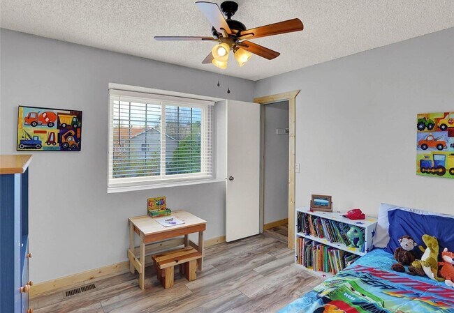 Building Photo - 4 Bed 4 Bath Home in District 20!!!