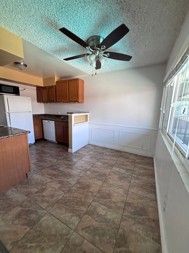 Building Photo - Spacious Beautiful North Park 1 Bed / 1 Bath with Pool