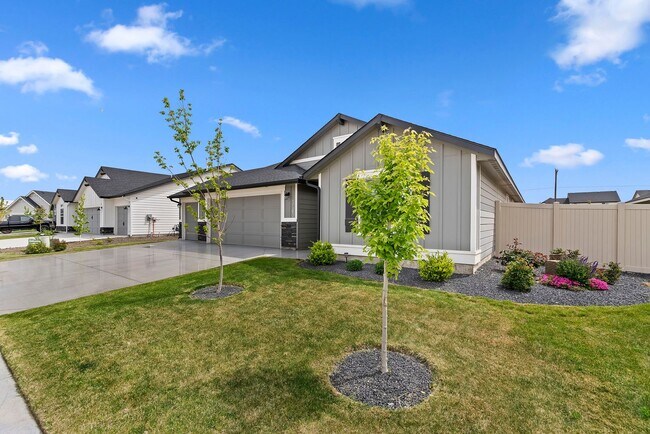 Building Photo - Available Now! 4b/2b Meridian Home