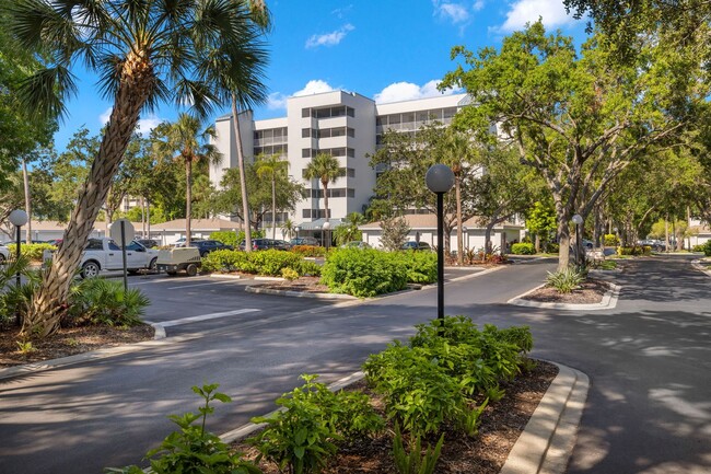 Building Photo - 290 Naples Cove Dr