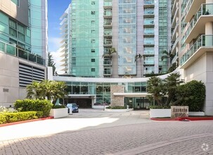 Building Photo - 13700 Marina Pointe Dr