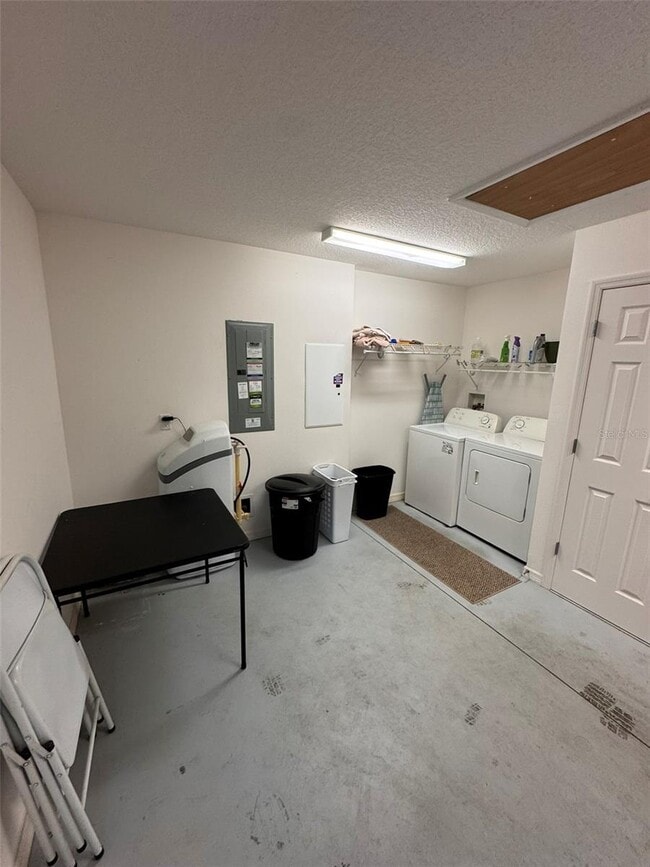 Building Photo - 3076 Gulfport Ct