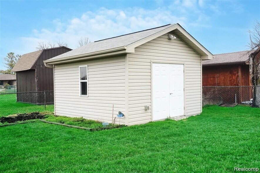 Building Photo - 41223 Sesame Dr