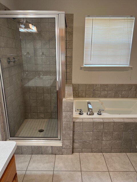 Building Photo - 4104 Hunter Way