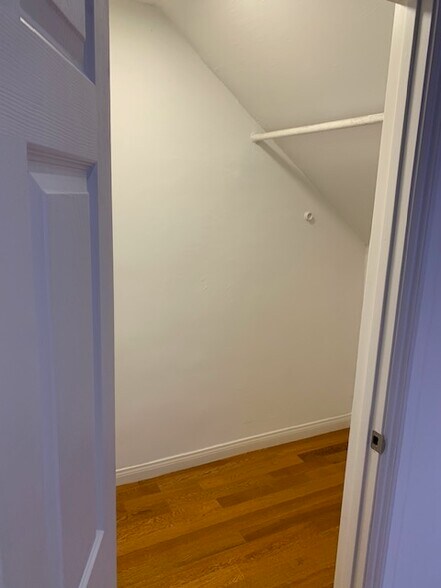 Building Photo - 1260 N Detroit St