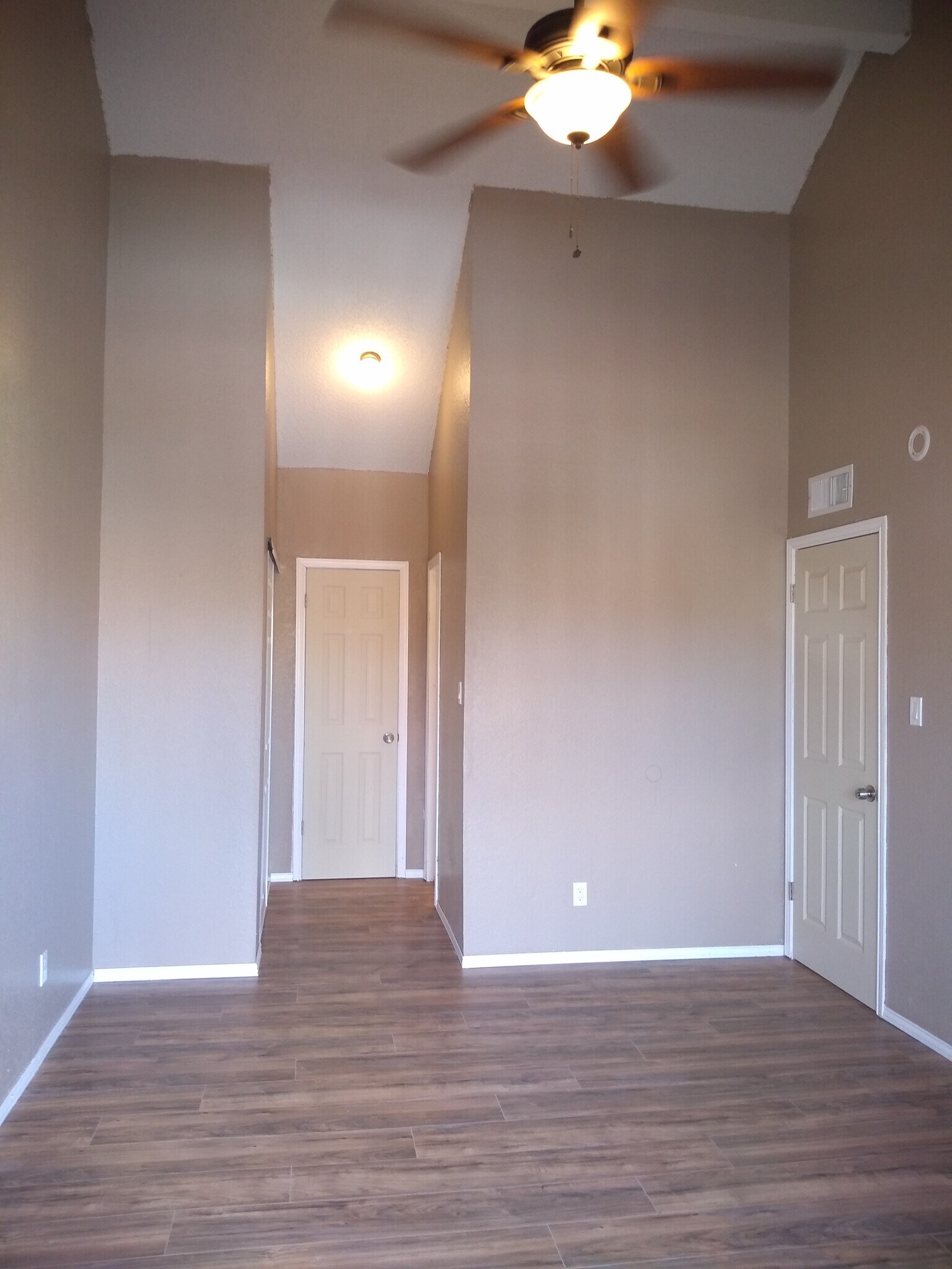 Building Photo - 3119 Voss Dr