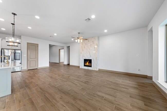 Building Photo - 316 Hulda Trl