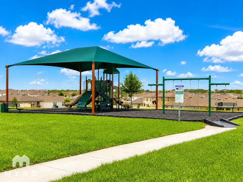Building Photo - 796 Griffon Ave