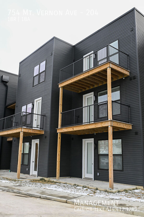 Building Photo - 754 Mt Vernon Ave