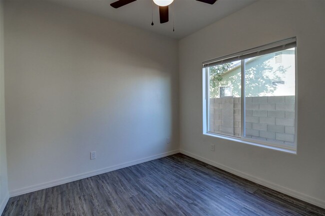 Building Photo - 8346 Florentine Rd