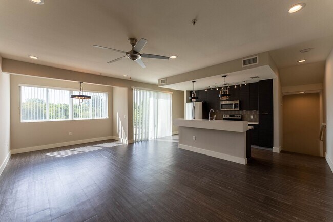 Building Photo - Discover the Ultimate in South Austin Living at Skybridge Lofts - Modern 2 Bedroom, 2.5 Bathroom ...
