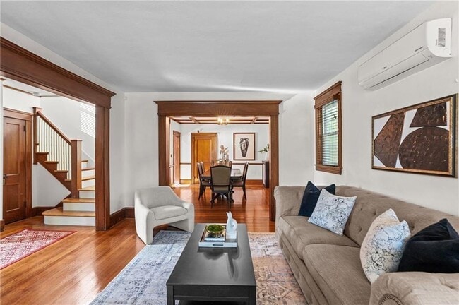 Building Photo - 36 Mt Hope Ave