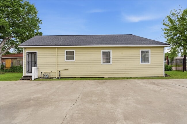 Building Photo - 7922 Sherman St