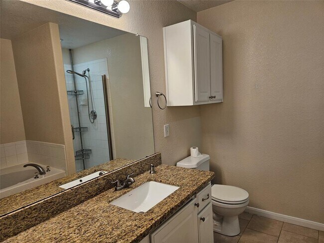 Building Photo - 2115 Summit Meadow Dr