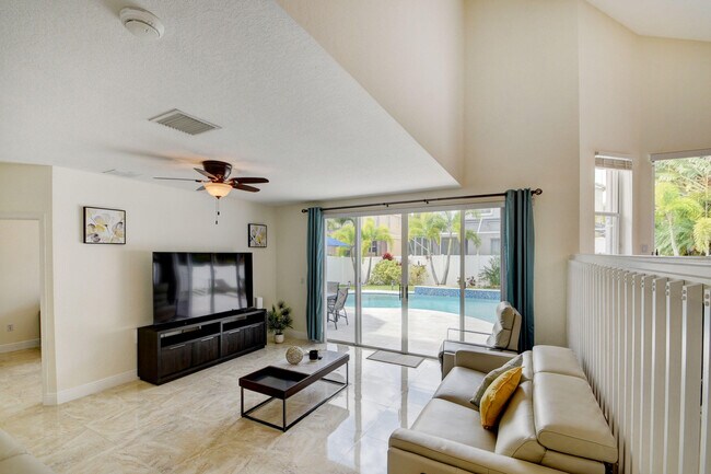 Building Photo - 2418 Westmont Dr