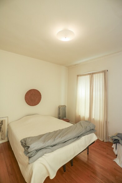 Building Photo - 4647 N Manor Ave