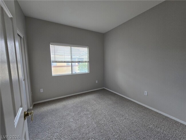 Building Photo - 1050 E Cactus Ave