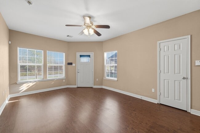 Building Photo - 2906 Anita St