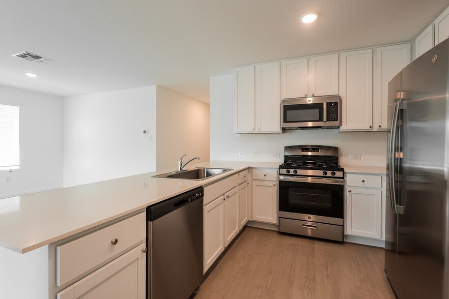 Building Photo - 2234 Croaker Crk