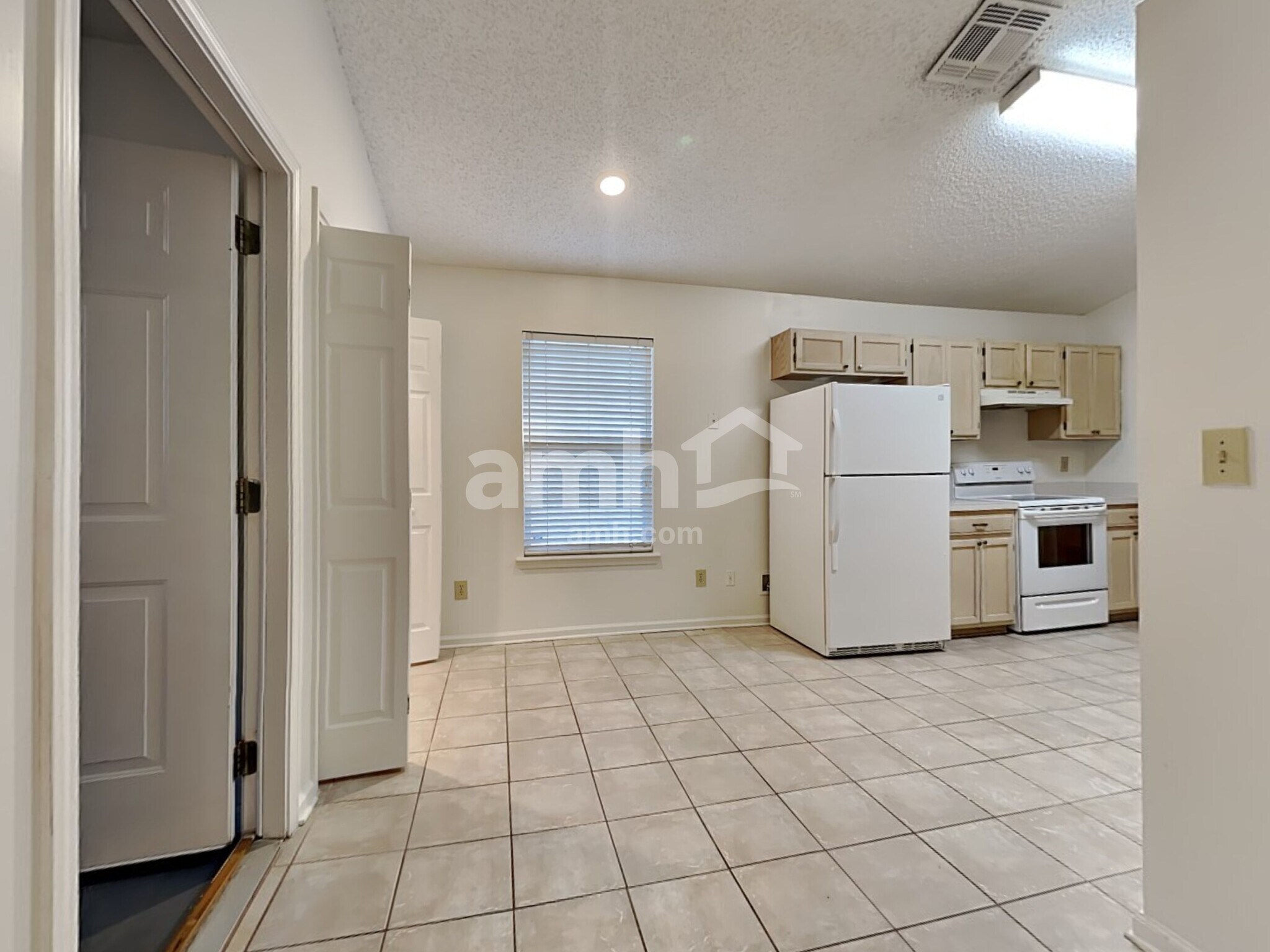 Building Photo - 7804 Spring Branch Dr S