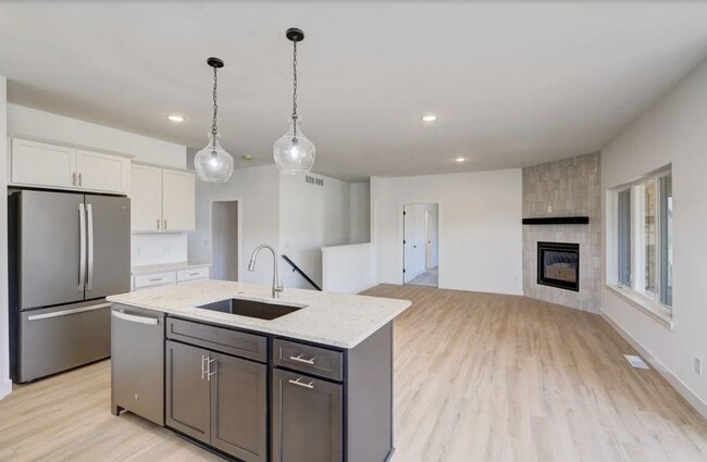 Building Photo - 801 Vineyard Ct