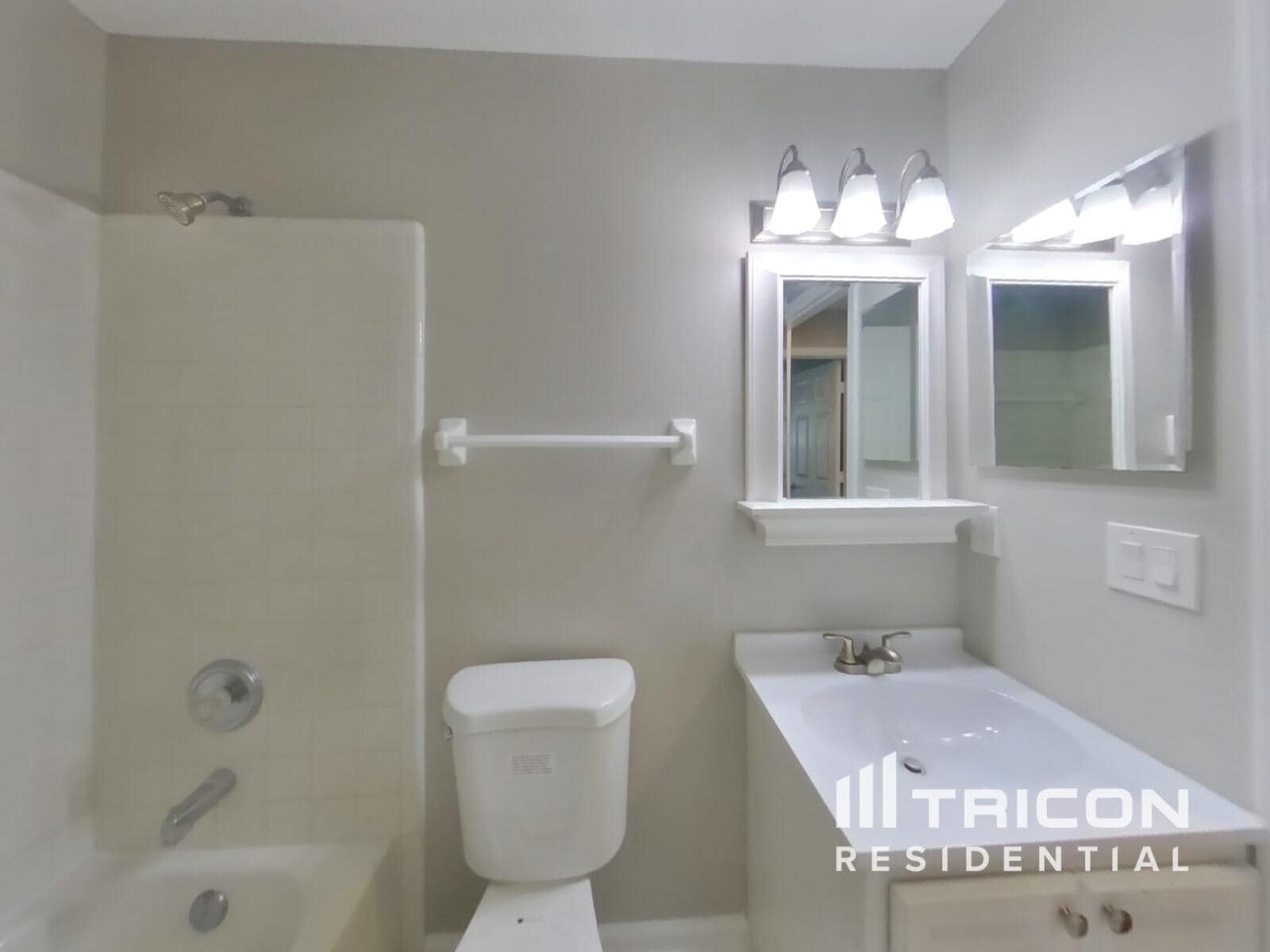 Building Photo - 84092 St James Ct