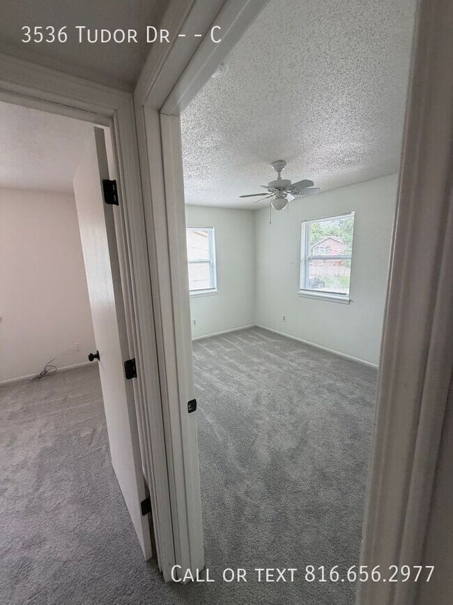 Building Photo - 3536 Tudor Dr