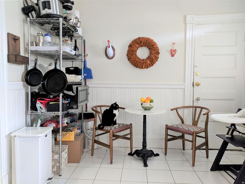 Building Photo - 106 Summer St