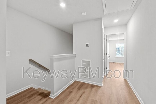 Building Photo - 1301 Newbern Dr