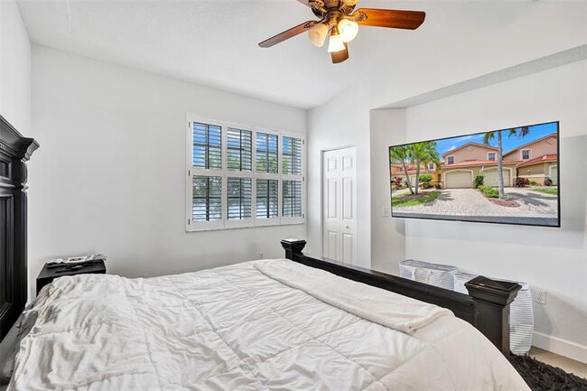 Building Photo - 4059 Crystal Lake Dr