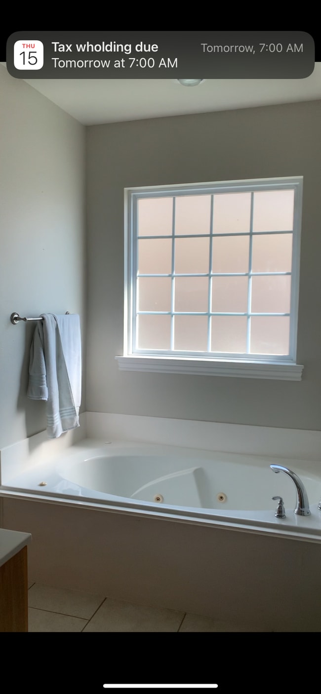 Building Photo - 1507 NE Benjamin Greens