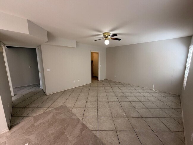 Building Photo - 7611 W Cinnabar Ave