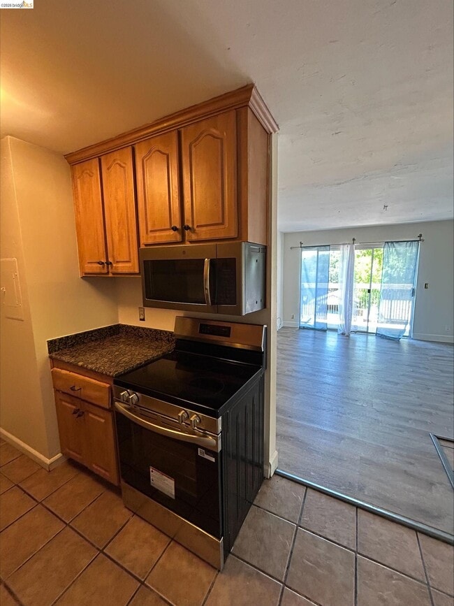 Building Photo - 5313 Ridgeview Cir