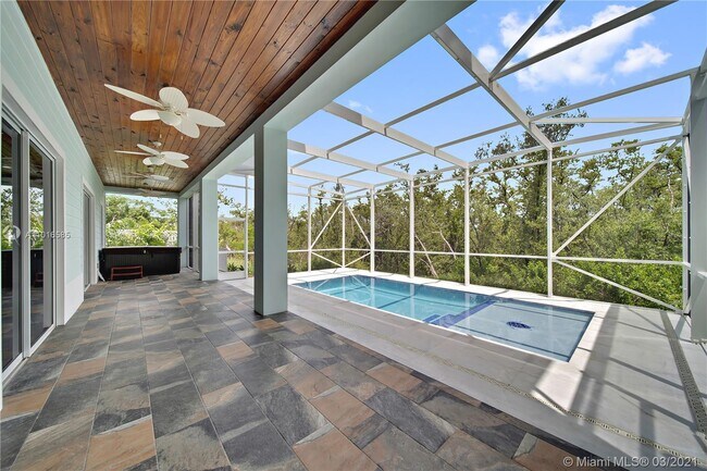 Building Photo - 2 Flamingo Hammock Rd