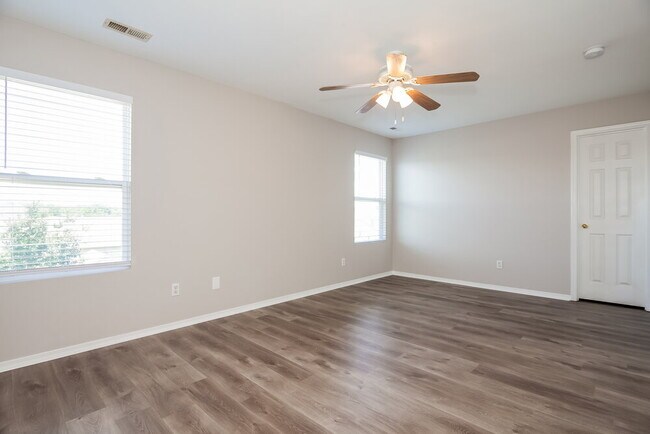 Building Photo - 8126 Rosberg Ln