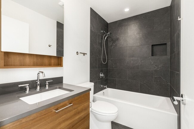 Building Photo - Eastlake 3 Bedroom Townhouse with Rooftop Deck/Views