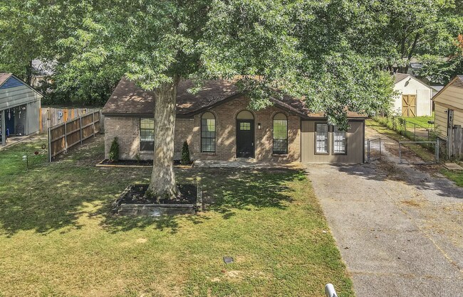 Primary Photo - 2919 Normandy Dr