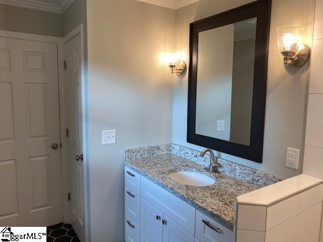 Building Photo - 203 Pleasant Dr